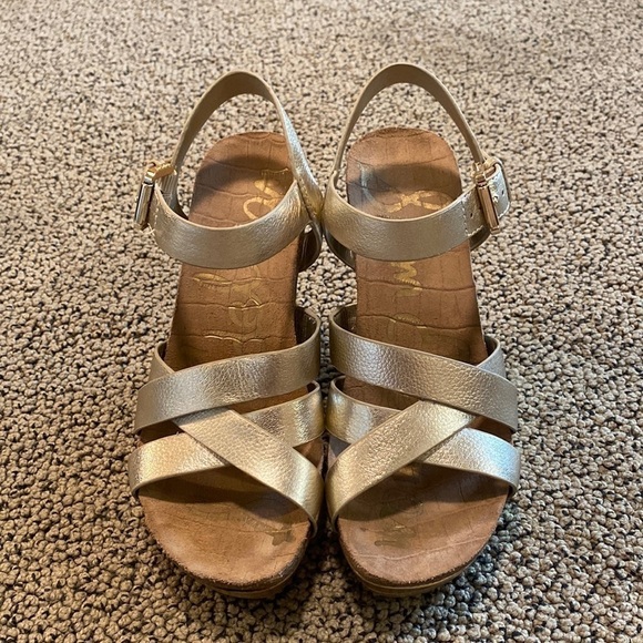 Sam Edelman Gold Wedge Strappy Sandals Size 7 in EUC - Picture 1 of 8